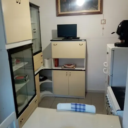 Indipendenza Lägenhet